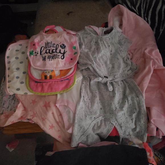 Baby girl clothing bundle newborn to 12 month. Includes bibs, hats, and socks - Picture 12 of 15